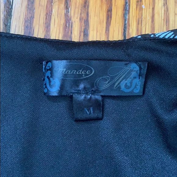 Flowy Patterned Crop Top - Picture 3 of 3